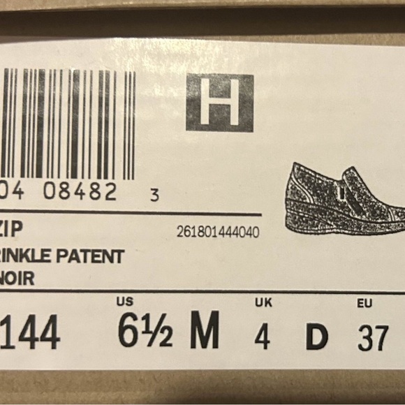 Clarks • Women's Suttyn Zip Loafer - Picture 6 of 7